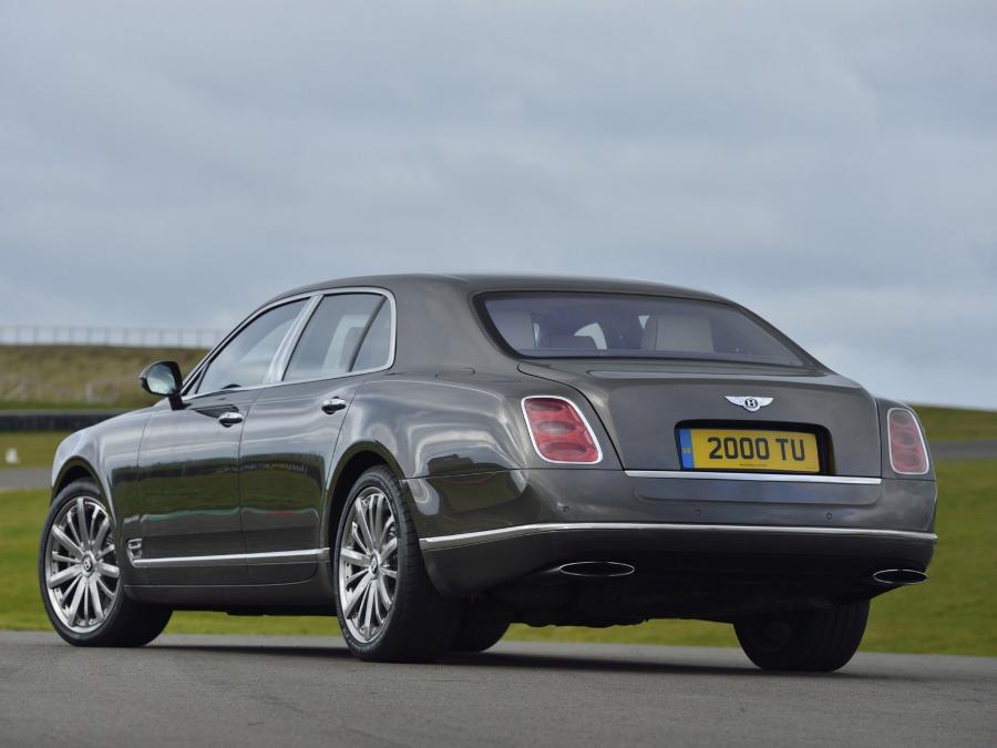  Bentley Mulsanne The Ultimate Grand Tourer 2013 года  (UK) (фото 7 из 23)